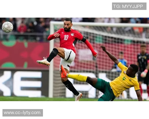 青木本方禁区外油炸丸子过人狂奔80米射门被扑引发球迷怒火 青木本方禁区外油炸丸子过人狂奔80米射门被扑引发球迷怒火